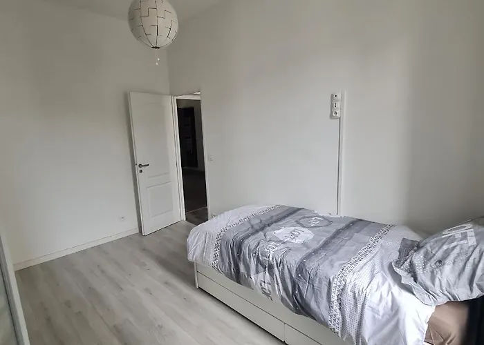 Tres Lumineux Porte De Saint-cloud - F3 Avec Parentale *